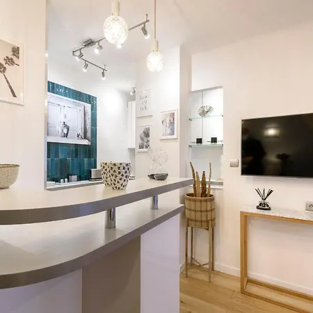 Host Sweet Croisette Apartment