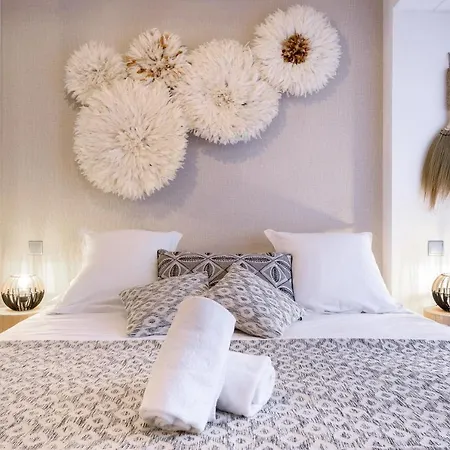 Host Sweet Croisette Apartment