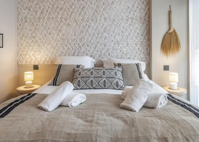 Host Lively * Cannes