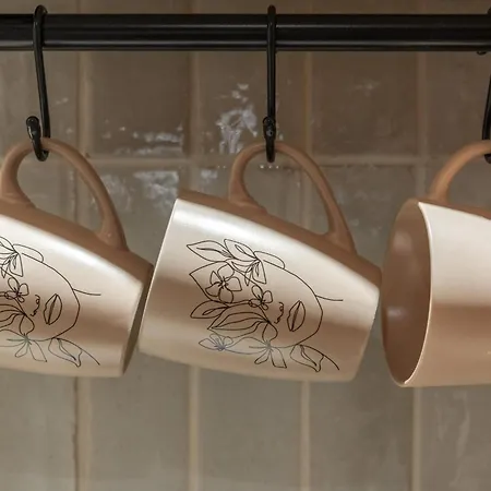 Host Inn Sweet Croisette